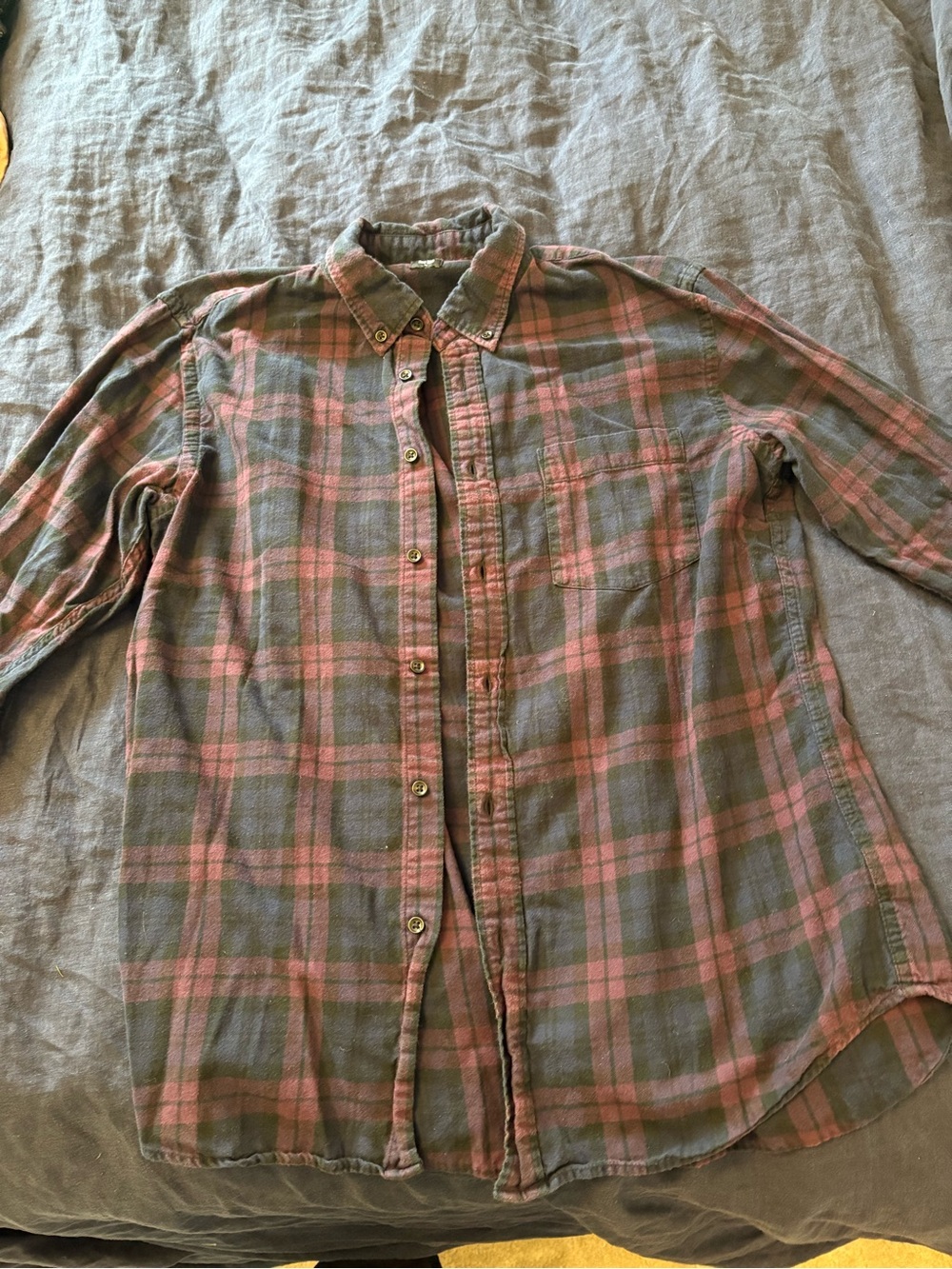 Uniqlo Men's Plaid Button-Down Shirt - Blue & Gray